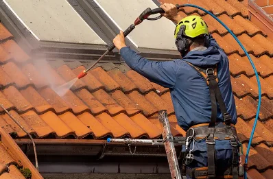 Démoussage et hydrofuge de toiture à Grundviller